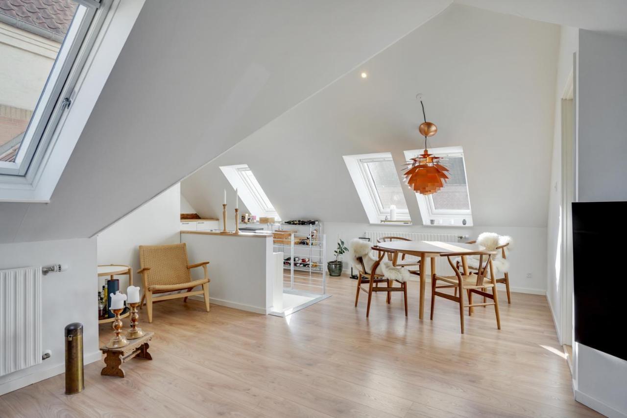 Bath Tub Penthouse In The City Aalborg Exterior photo